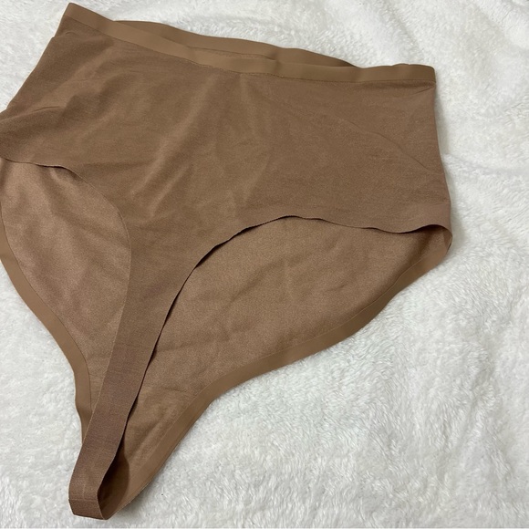 Skims Seamless Sculpt HIGH-WAISTED THONG Underwear Size 2X - Picture 4 of 11